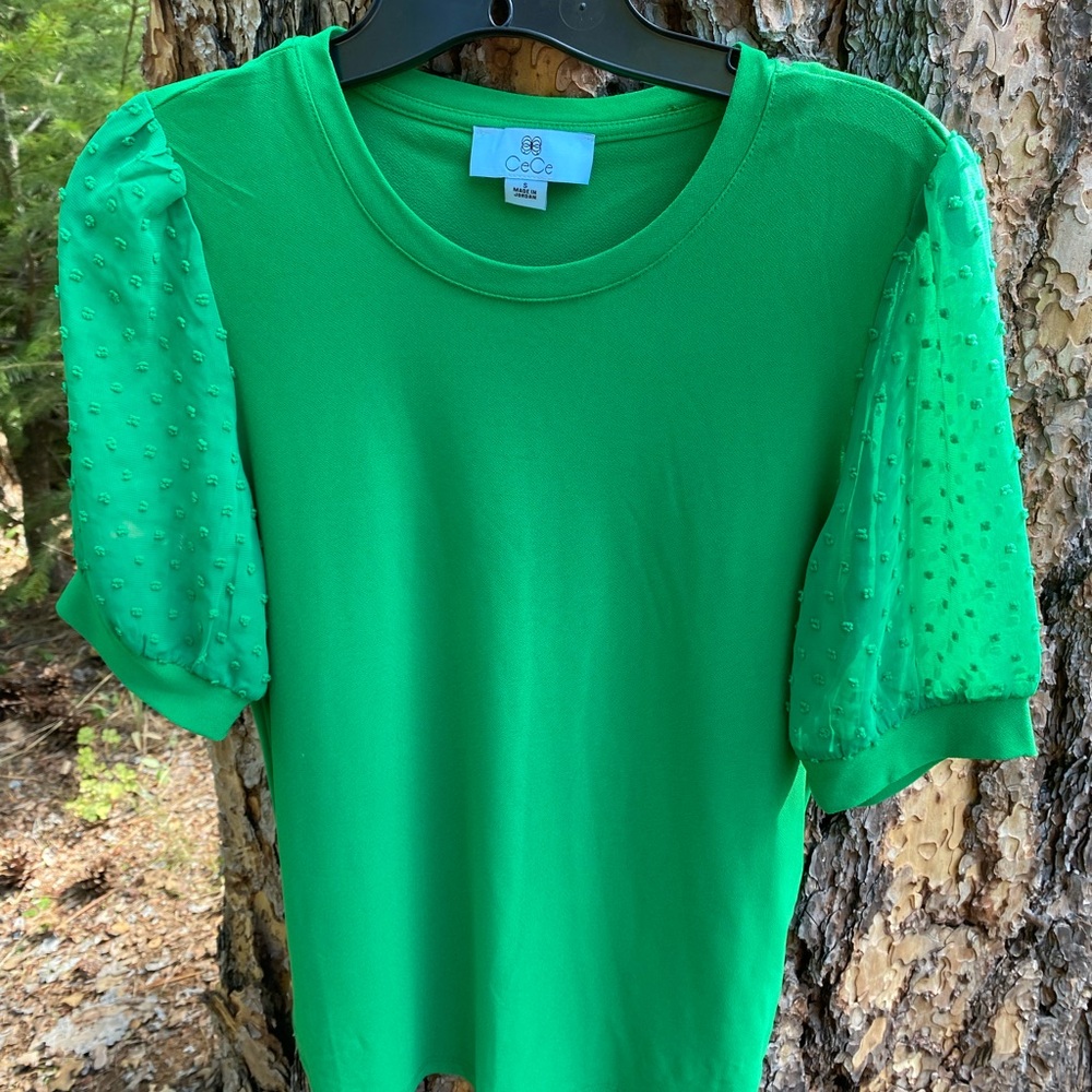 CeCe Vibrant Green Short Sleeve Top